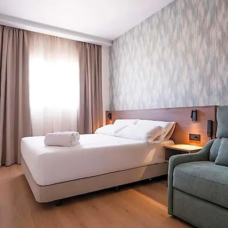 Alora Hotel 3*